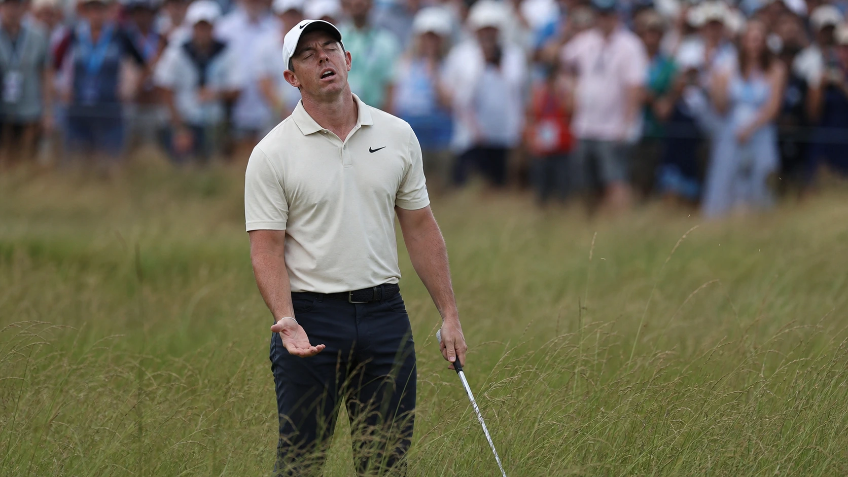 Golfer in thick rough at U.S. Open